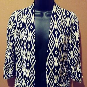 Fashion Cals Black and Cream Wrap Shirt Sz Medium